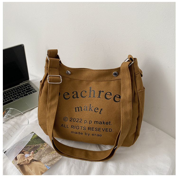 BLOSSOM Peach Shoulder Sling Bag Tas Selempang Bahu Button Canvas Lucu Vintage Aesthetic Urban Fashion Kuliah Sekolah Pria Wanita Remaja Gaya Korean Style Chikoisme