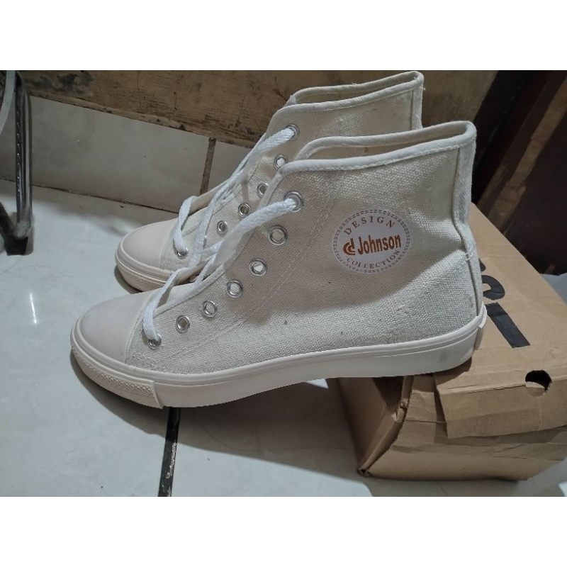 sepatu Johnson