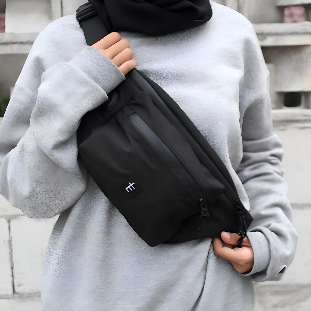 Tas selempang pria dan wanita anti air atau waterproof.Bisa COD dan di jamin ori