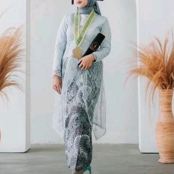 kebaya wisuda 1set