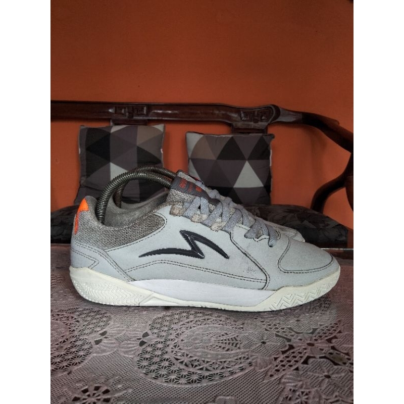 Specs Metasala Derby