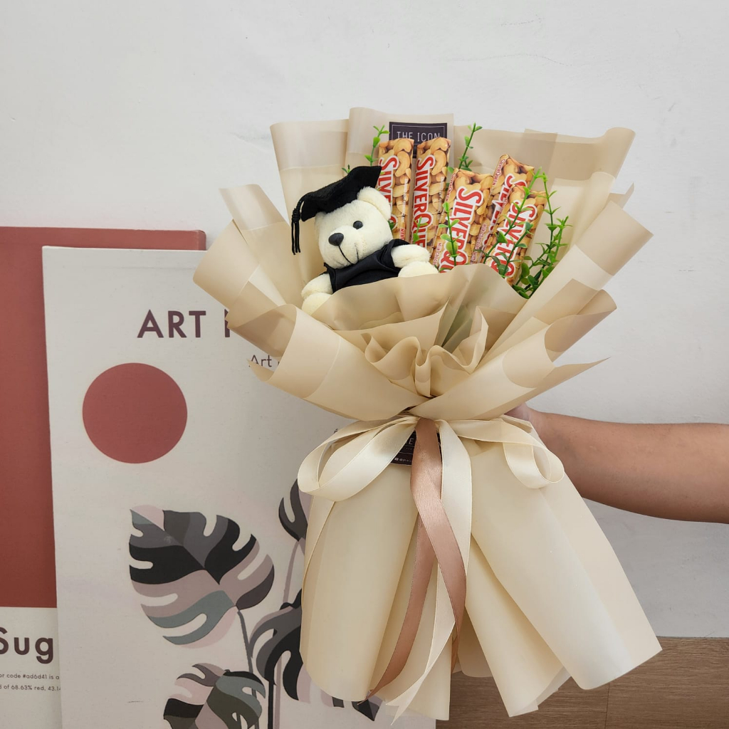 

buket coklat silverqueen | buket sanck coklat wisuda | buket valentine