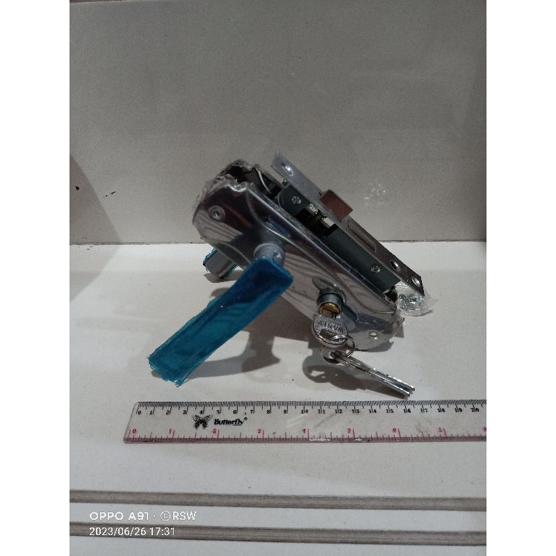 kunci pintu kecil set / handle kecil lengkap