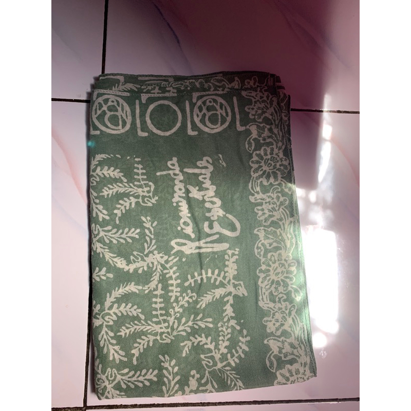 PL Scarf Rm