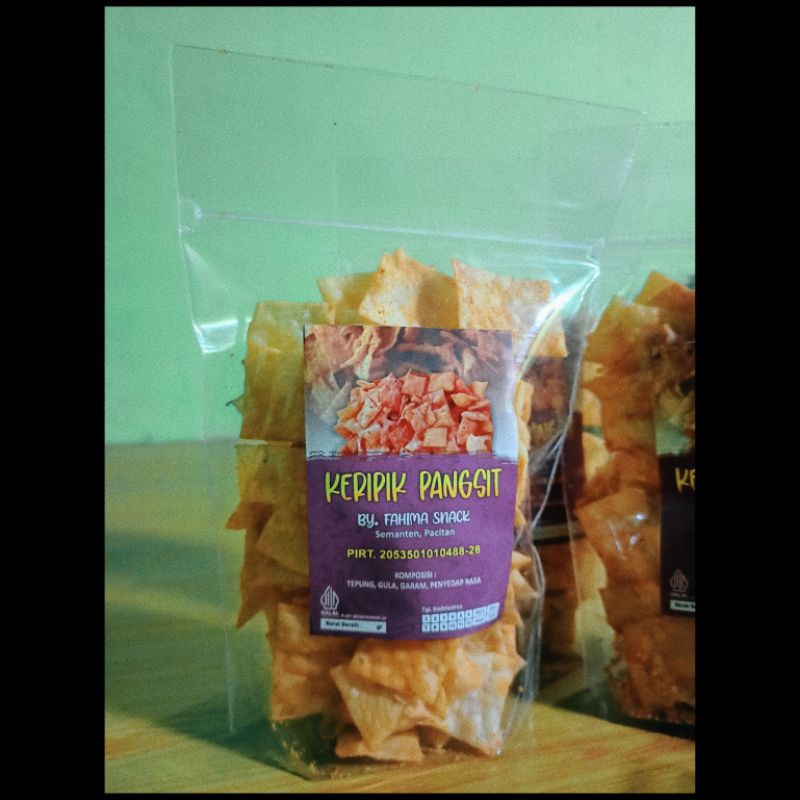 

Keripik pangsit balado *By Fahima snack*