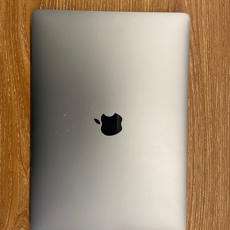 Macbook Pro 2020 M1 256 Bekas