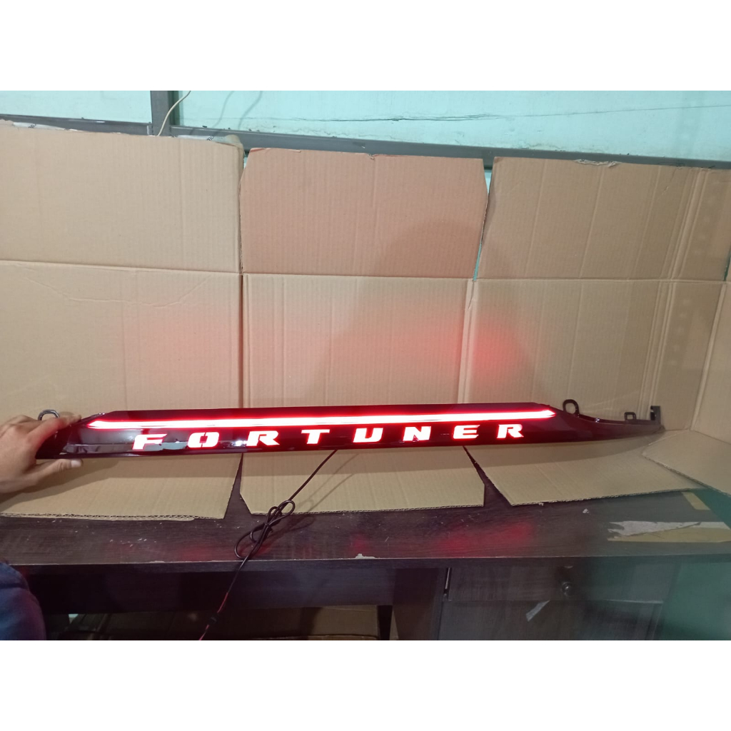 Trunk Lid Trunklid Model Lampu LED All New Fortuner Vrz 2016 Trunk lid / trunklid bagasi New Fortuner VRZ model running