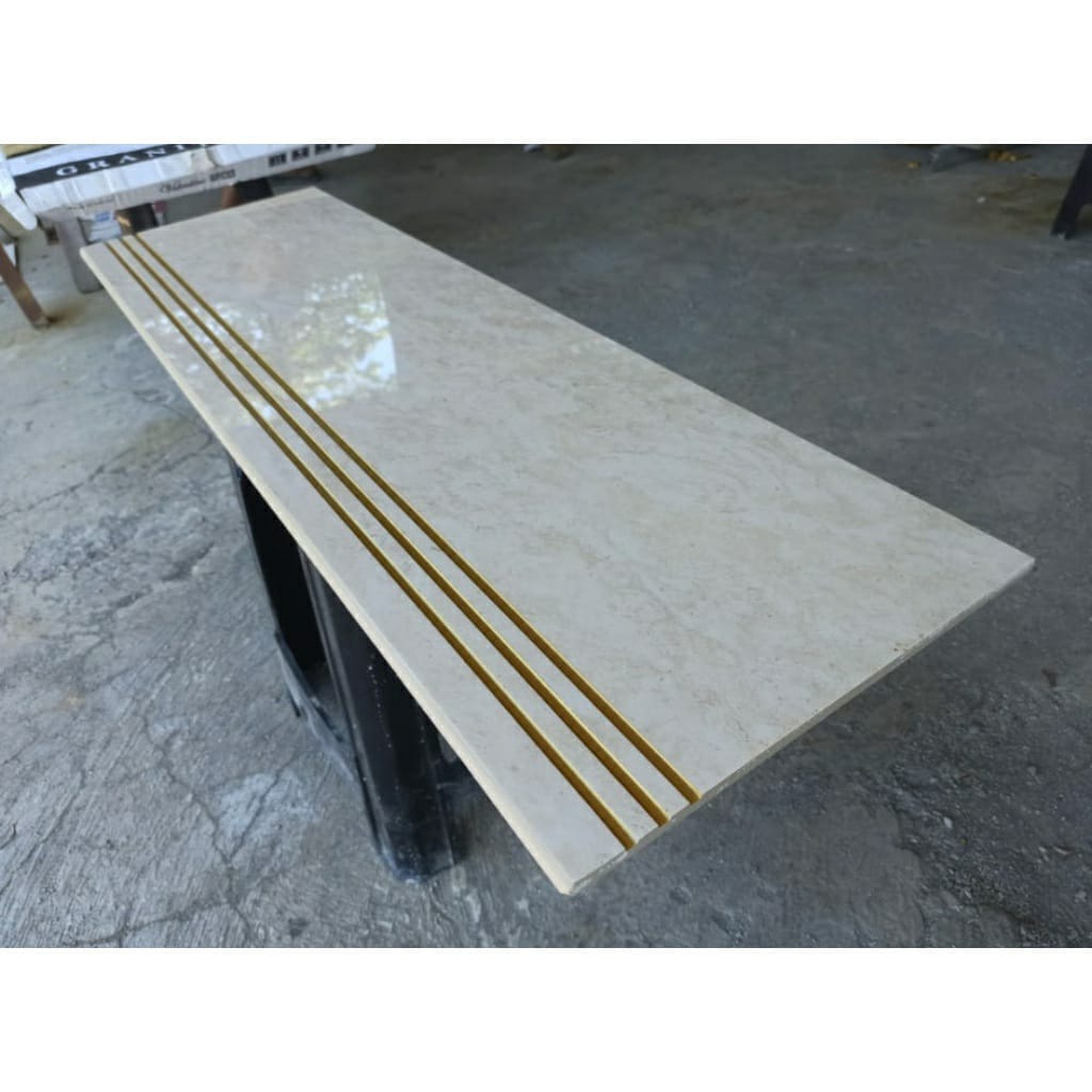 Stepnosing Granit Tangga motif MARMER VERONA CREAM GLOSSY 30x60,20x60
