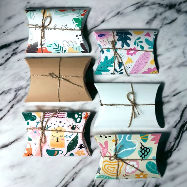 

pillow box / box kemasan hijab/ box hampers/pillow box packaging sudah termasuk tali