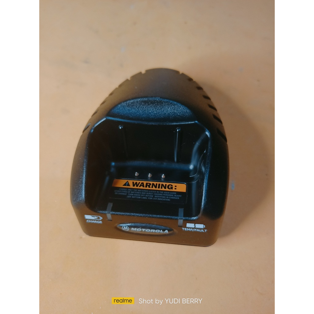 Mangkok Charger Ht Motorola GP2000 Desktop Motorola Gp2000 Casan Ori GP2000 Tanpa Adaptor Bekas Mulu