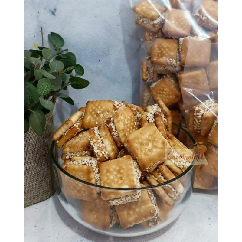 

SNACK BISKUIT MALKIST WIJEN KARAMEL (BERAT +/- 100 GR)