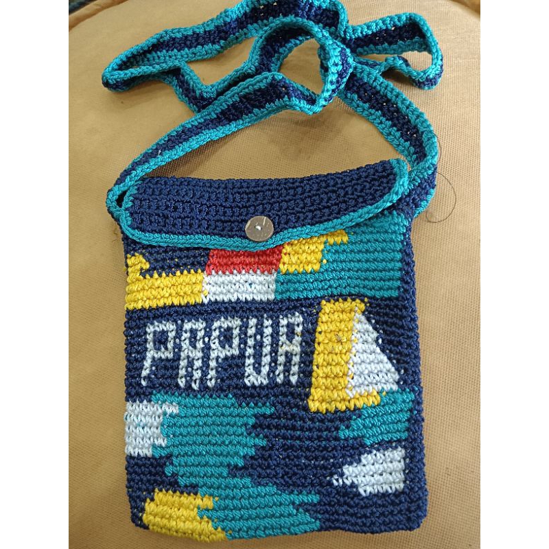 TAS NOKEN PAPUA MOTIF ABSTRAK, TAS RAJUT PAPUA, TAS NOKEN PAPUA, TAS SLEMPANG PAPUA, OLEH OLEH PAPUA
