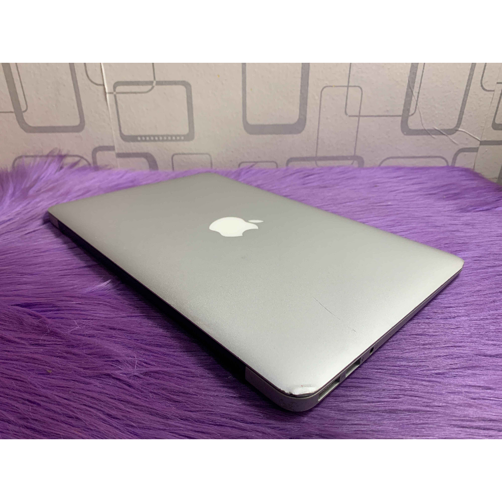 MacBook Air 2015 11 in Core i5 4GB SSD 128GB