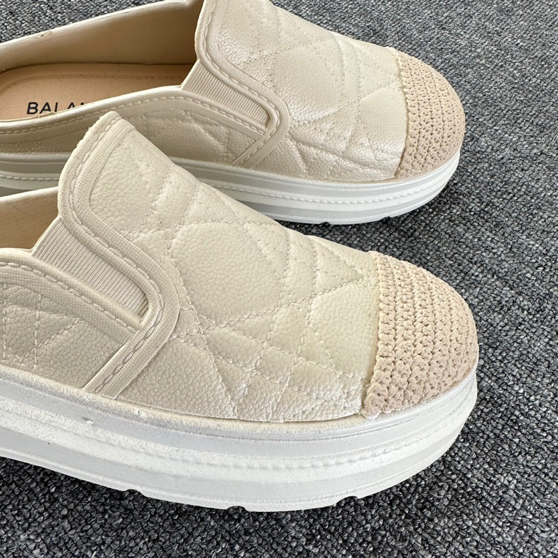 Elza Slip On Shoes Wanita Terbaru