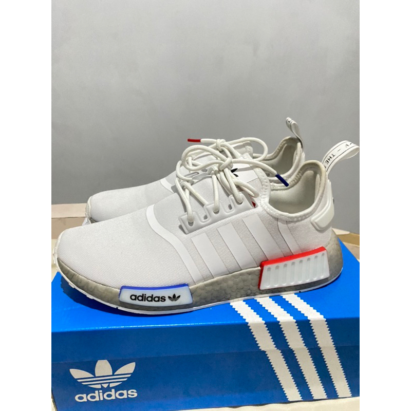 Preloved sepatu Adidas originals NMD R1 putih