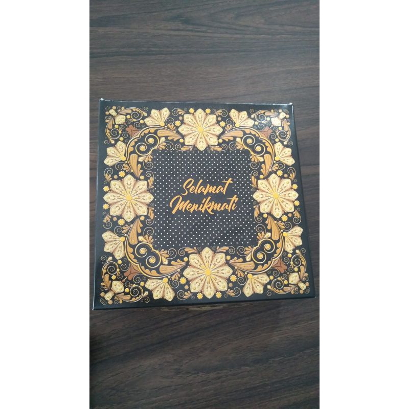 

DUS NASI 20x20 MOTIF BATIK