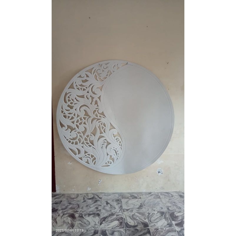 UKIRAN SETENGAH LINGKARAN