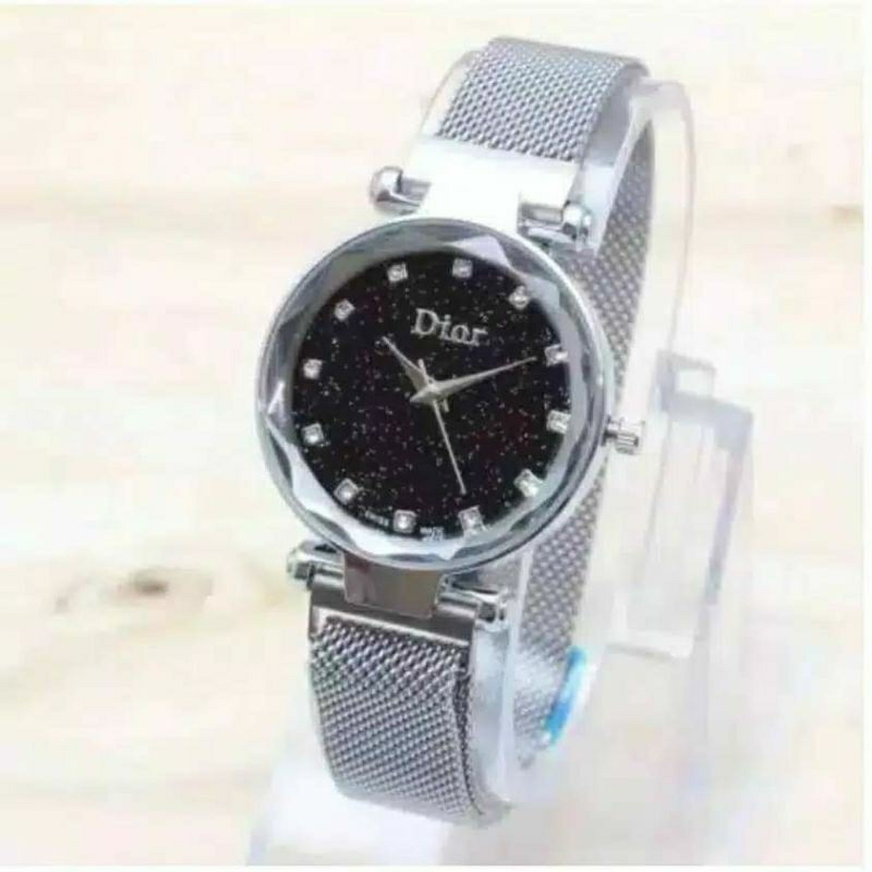 Jam tangan dior