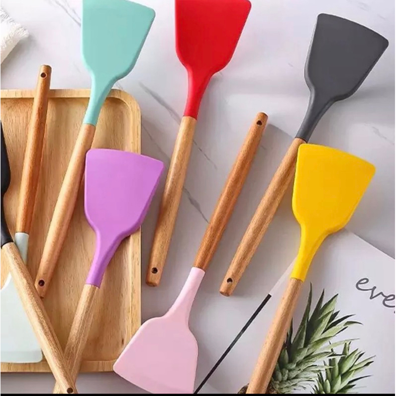 ⭐️ Jendela Kosmetik ⭐️ Spatula Silikon Gagang Kayu / Spatula Tahan Panas / Spatula Alat Masak