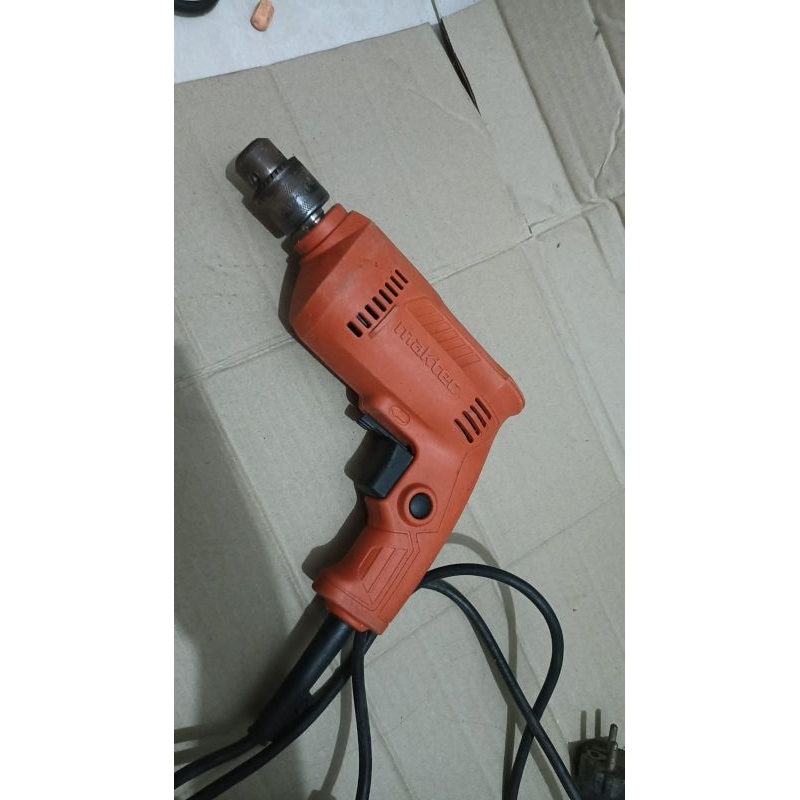 Bor maktec 10mm mt60 second (bekas pakai)