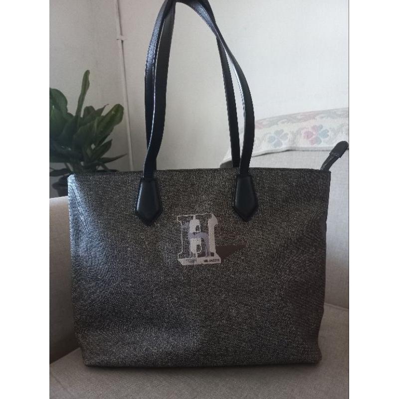 Tas tote wanita preloved brand hazzys