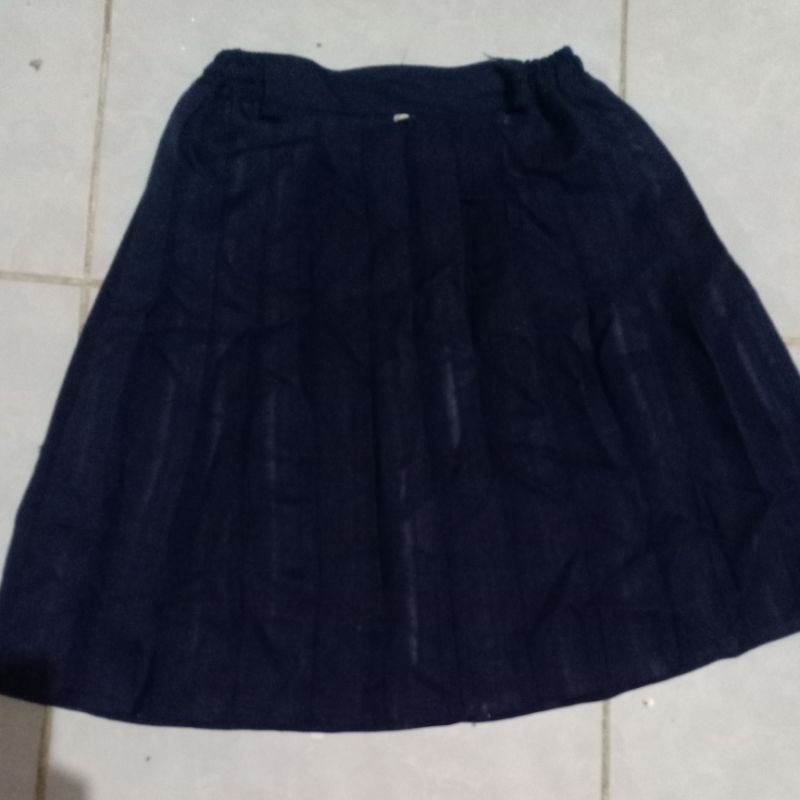 ROK TK BIRU SMP PENDEK (BEKAS PAKAI MASIH BAGUS)