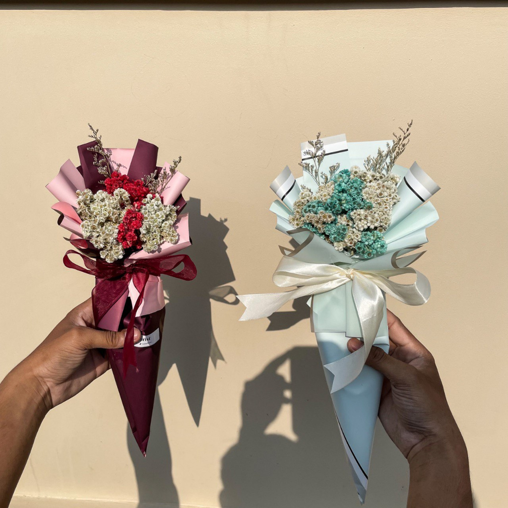 Buket bunga edelweis | buket bunga kering | buket wisuda | buket boneka | buket uang | buket mini | 