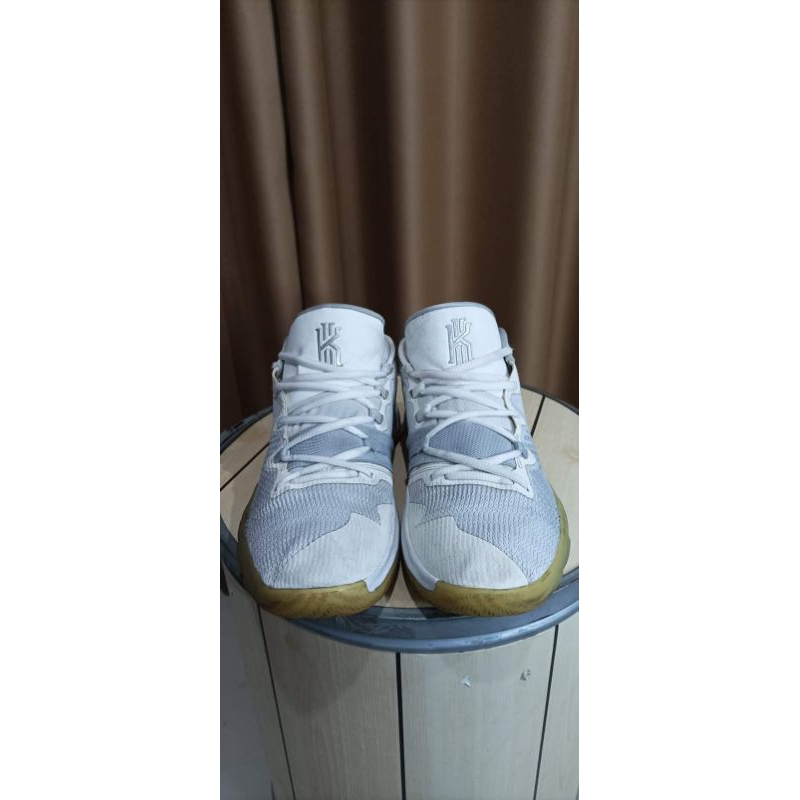 Nike Kyrie Flytrap EP "Metallic Silver"