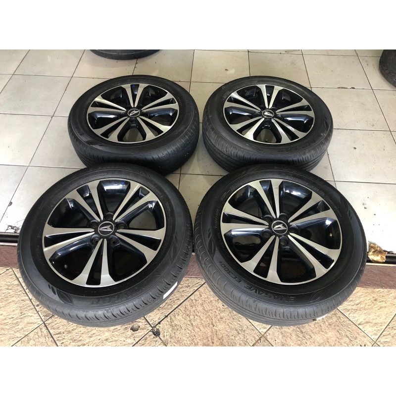 Velg Mobil Bekas Copotan New Terios Ring 17 Lubang 5x114,3 Ban 215 60 R17 Dunlop