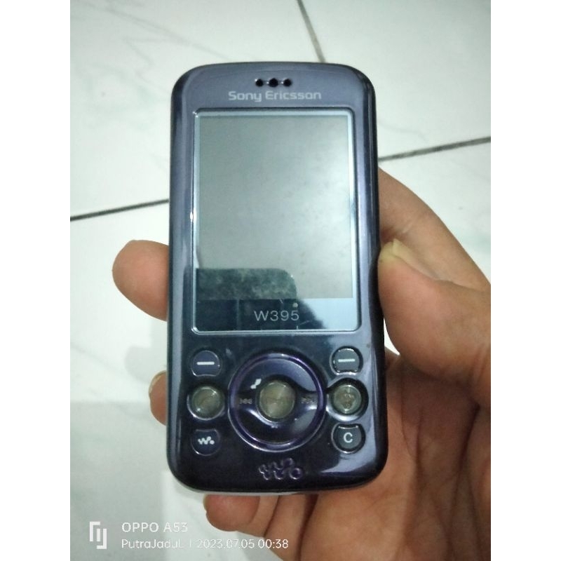 Sony Ericsson W395 i Slide Walkman Bahan Original Mulus Jadul Langka Unik Imut Speaker Bass Joss