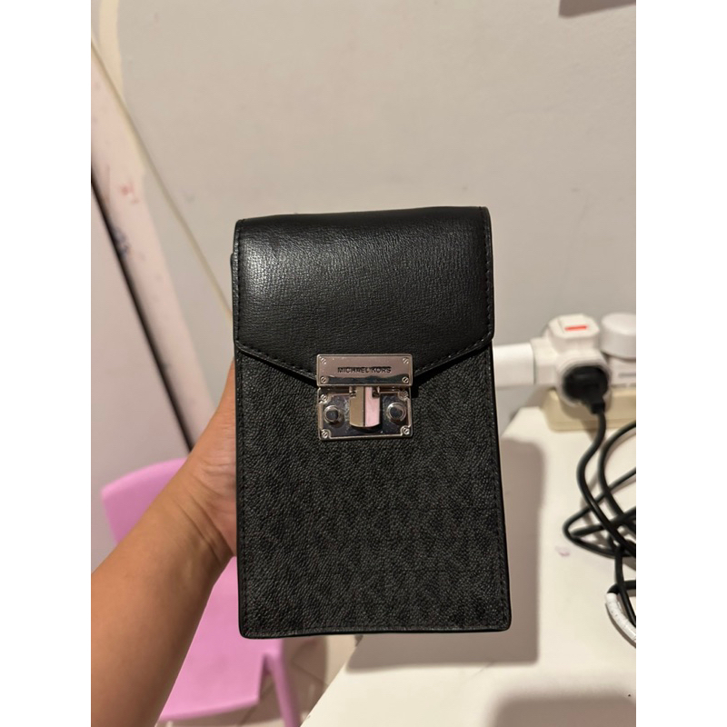 Preloved Michael Kors Phone bag