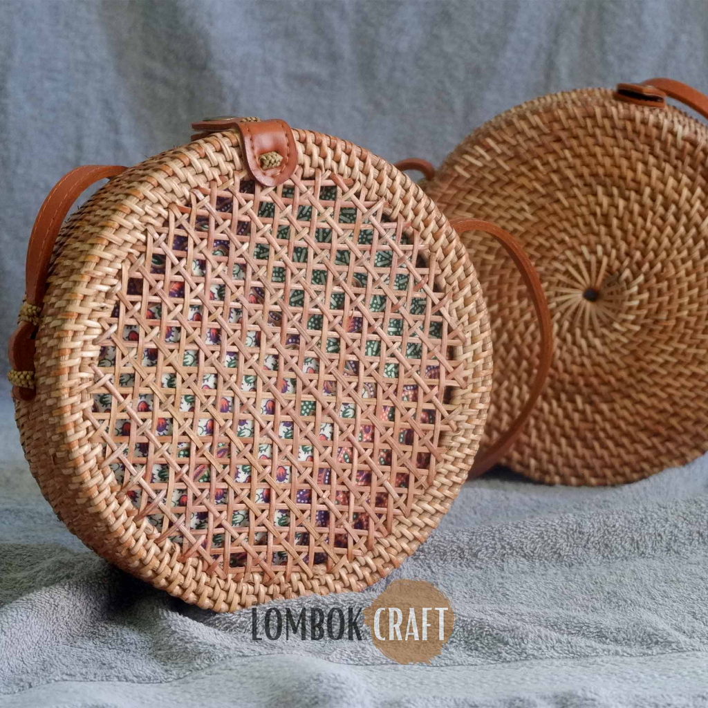 Tas Rotan Bulat Lombok Diameter 20 cm motif jaring Tas Rotan Gendit Lombok