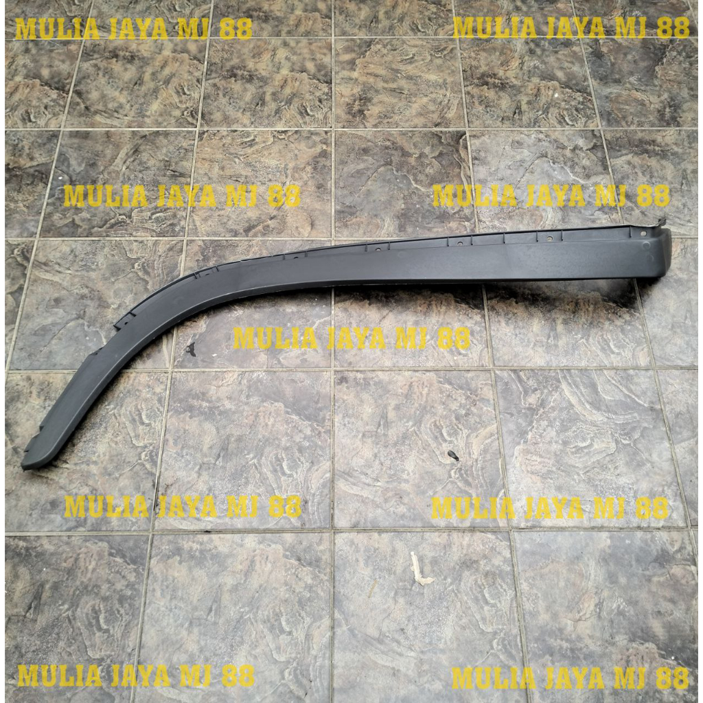 Plastik Bawah Sayap FUSO Supergreat