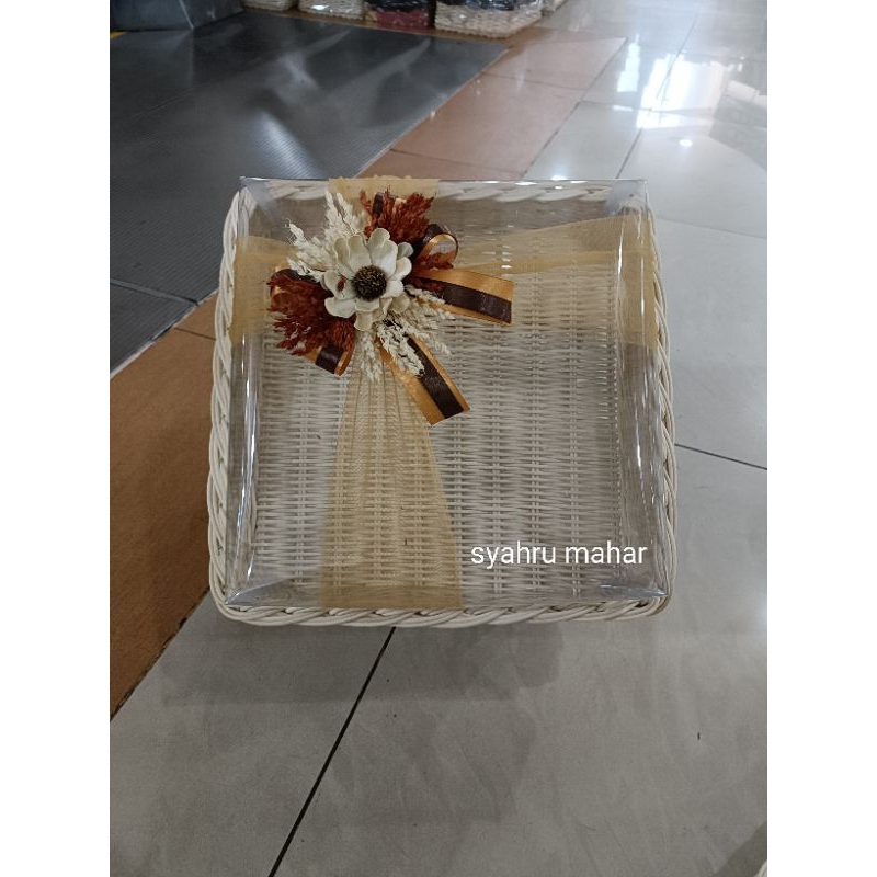 kotak hantaran kue/kotak kue rotan/kotak rotan mika/kotak seserahan kue/kotak makanan