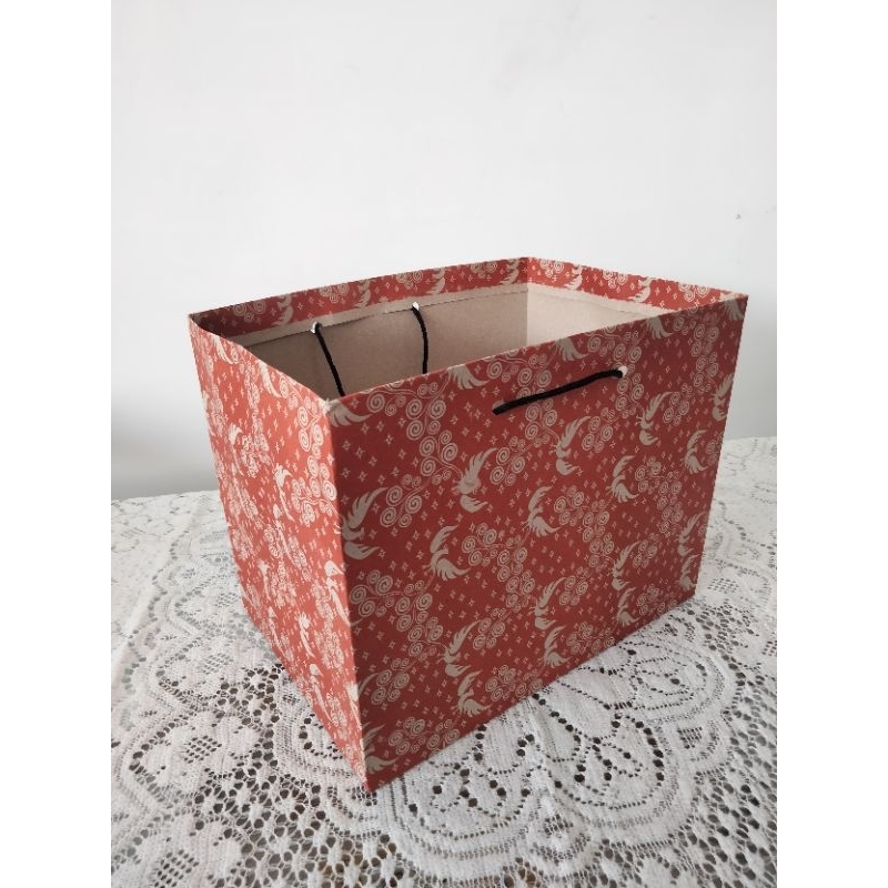 

PAPERBAG PAPER BAG KOTAK NASI BENTO NX 26X18X21 MOTIF BATIK