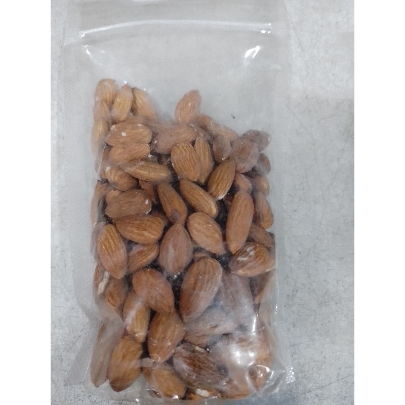 

Kacang ALMOND Mentah 200 gram - Baru