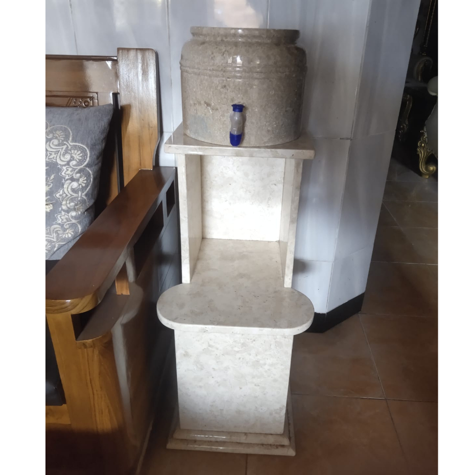 Guci Tempat Air Galon Marmer dengan Meja Tulungagung