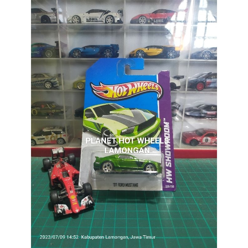hot wheels super treasure hunt 07 ford mustang