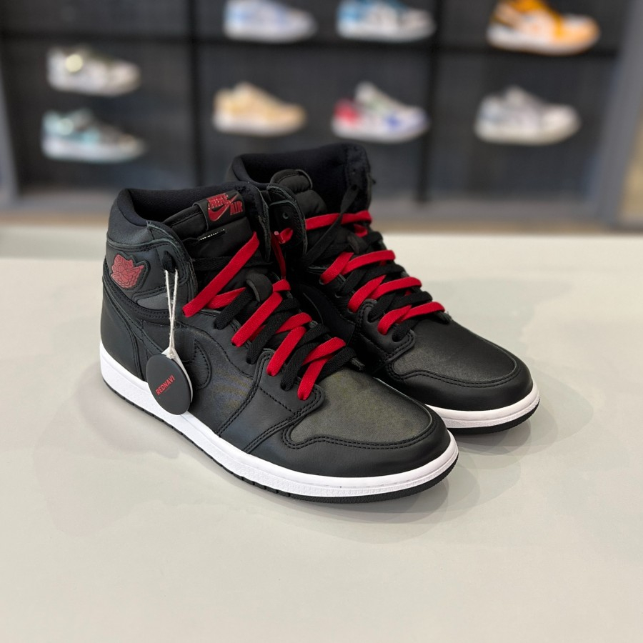 Nike Air Jordan 1 High Satin Black - US 9 VNDS Original