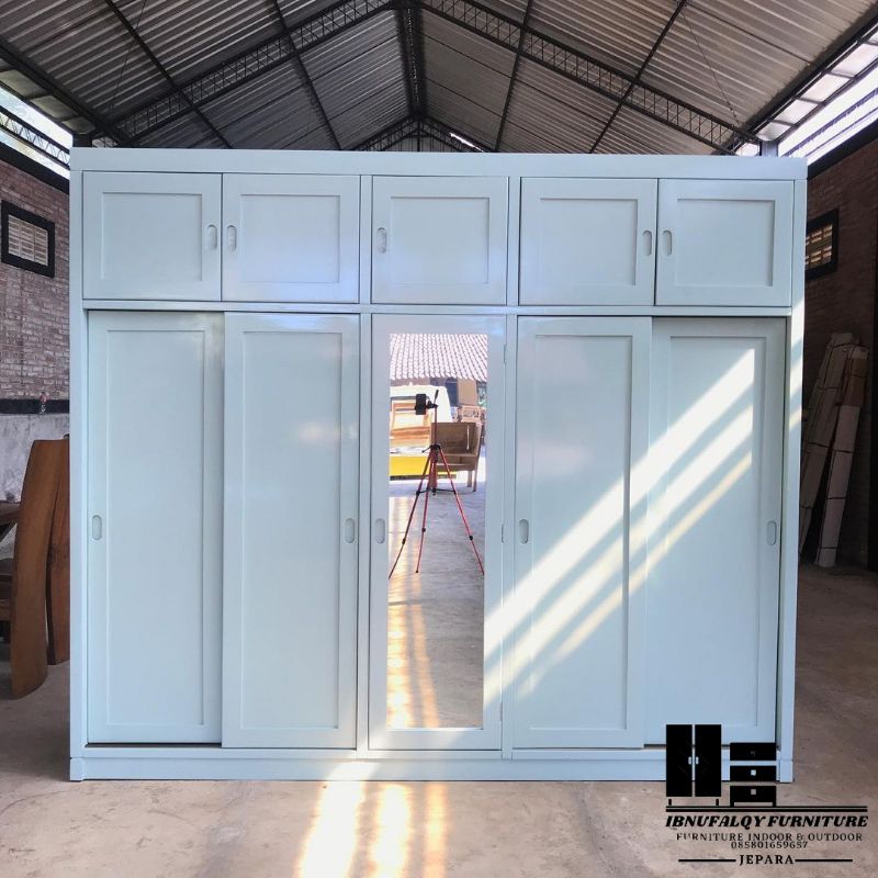 Lemari Pakaian Minimalis / Lemari Pakaian 5 Pintu