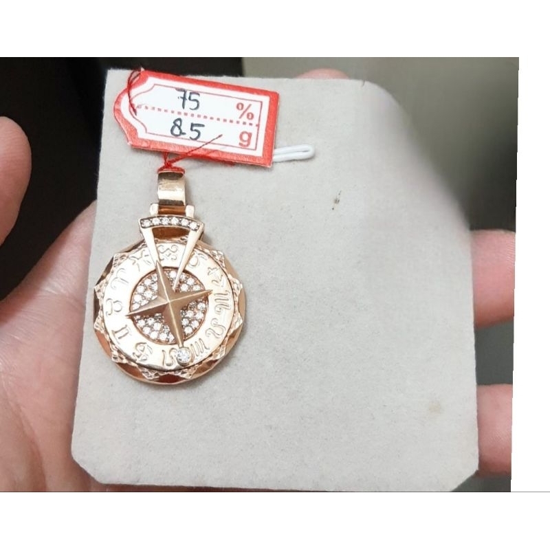 Liontin emas 75 kompas