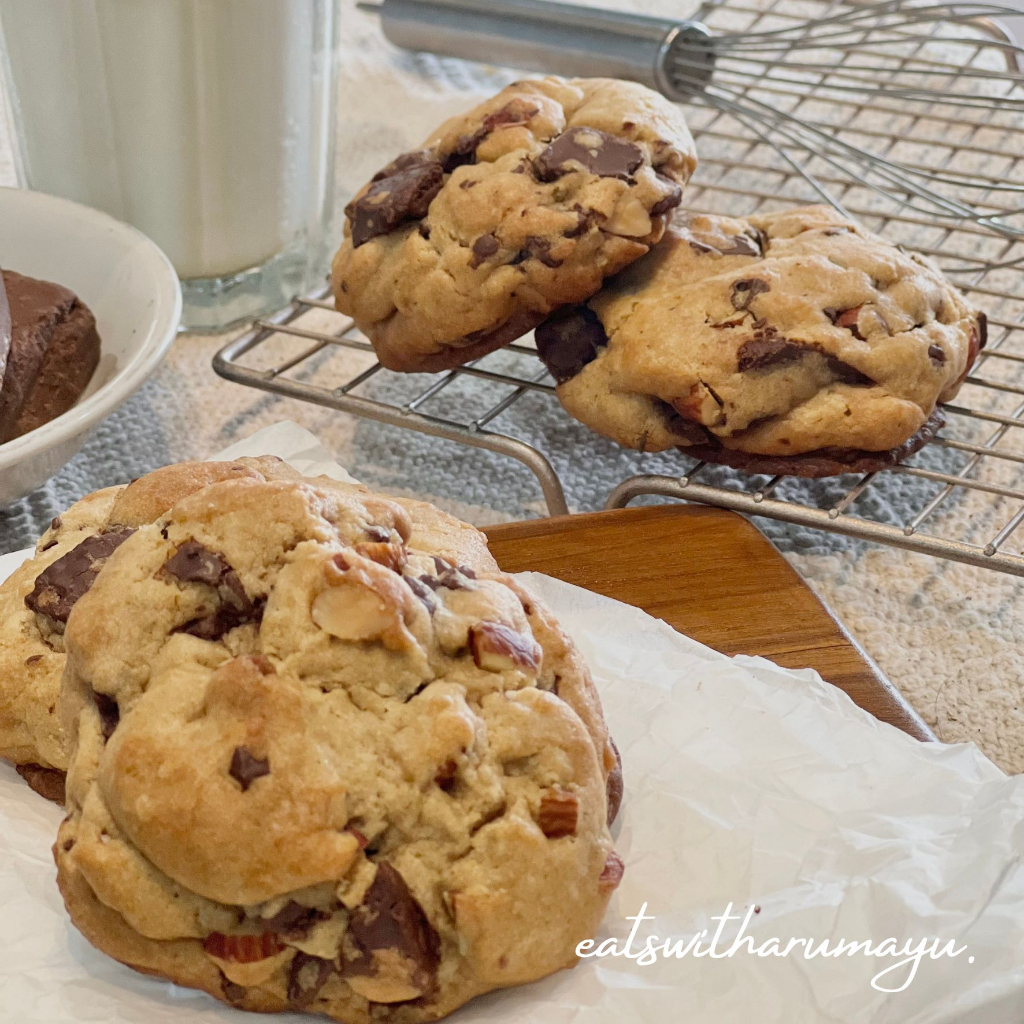 

New York Soft Cookies Original Choco Almond!