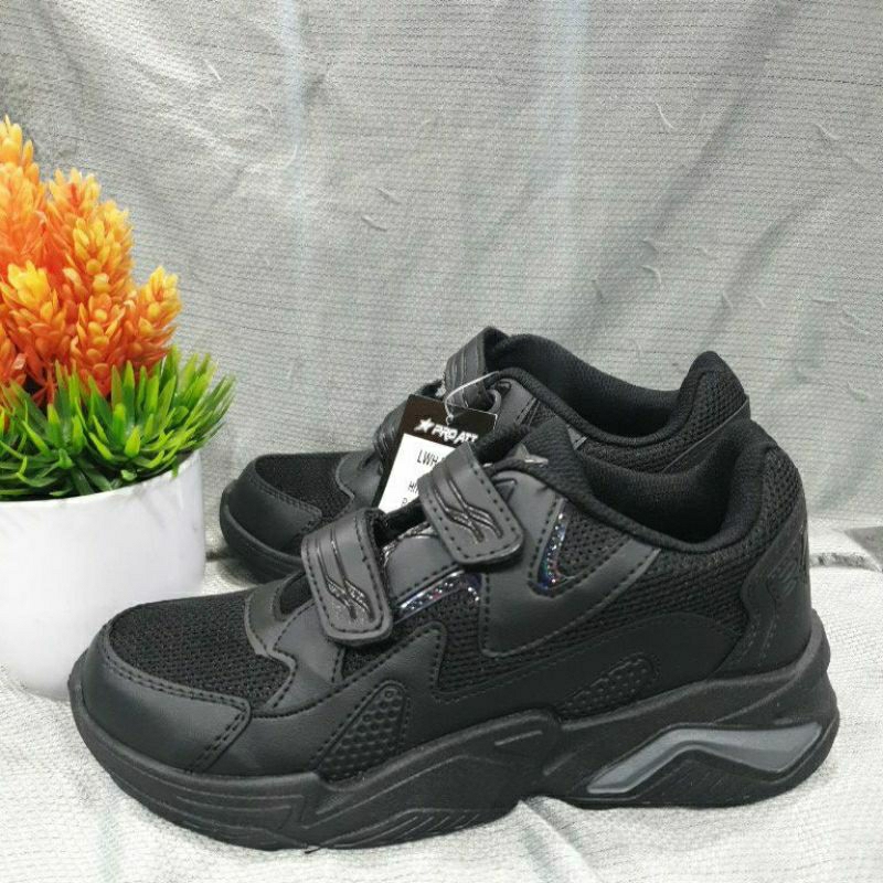 sepatu sekolah hitam polos pro att LWH