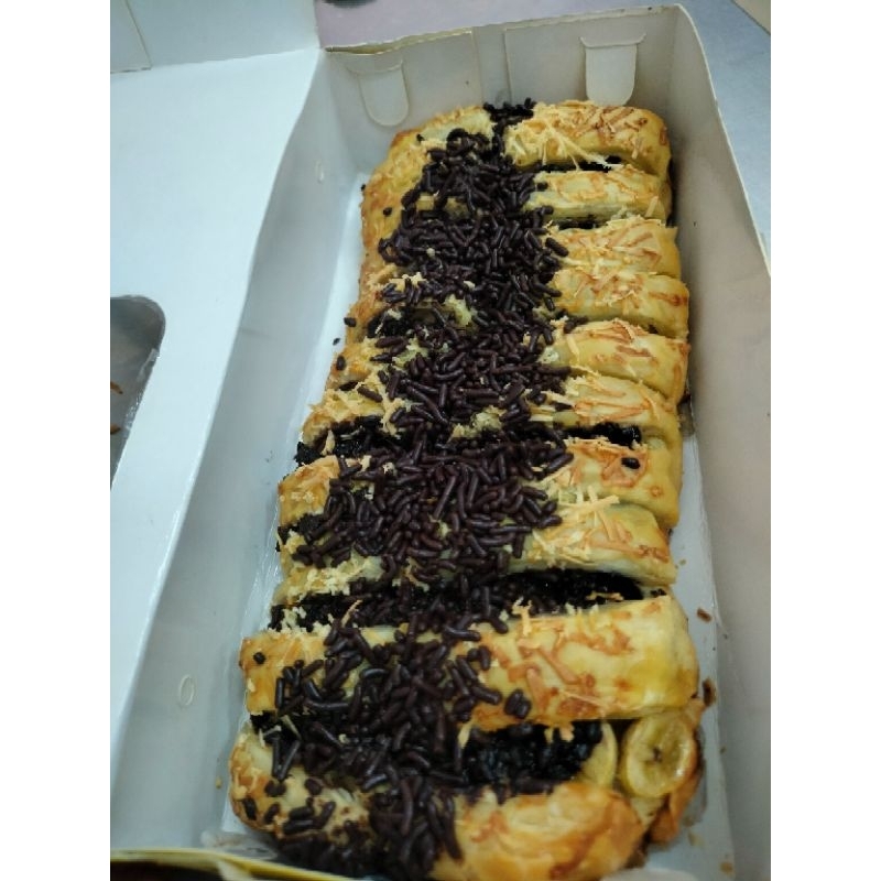 

STRUDEL PISANG COKLAT