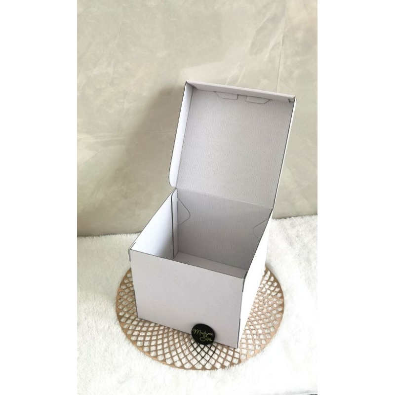 

KOTAK KUE TART - CAKE BOX - DUS KADO 22x22x20 - WK (ISI : 10 PCS)