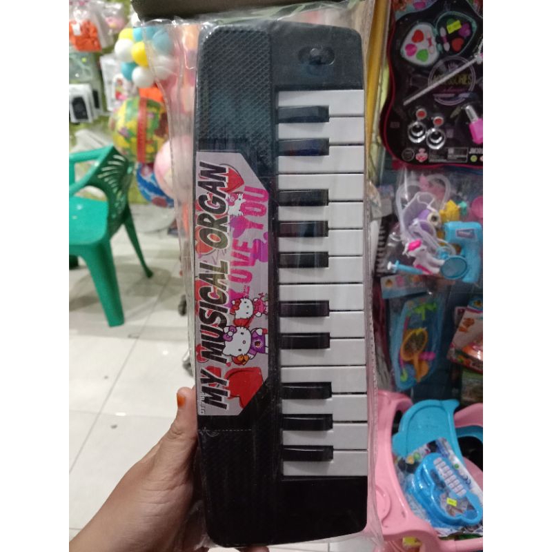 mainan piano kecil
