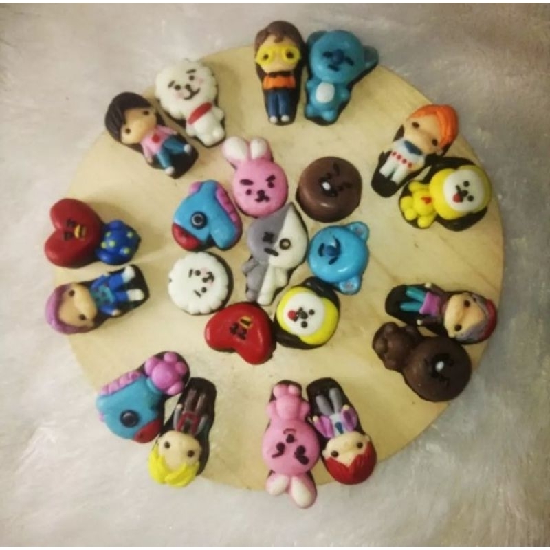 

cokelal karakter model BTS dan BT21