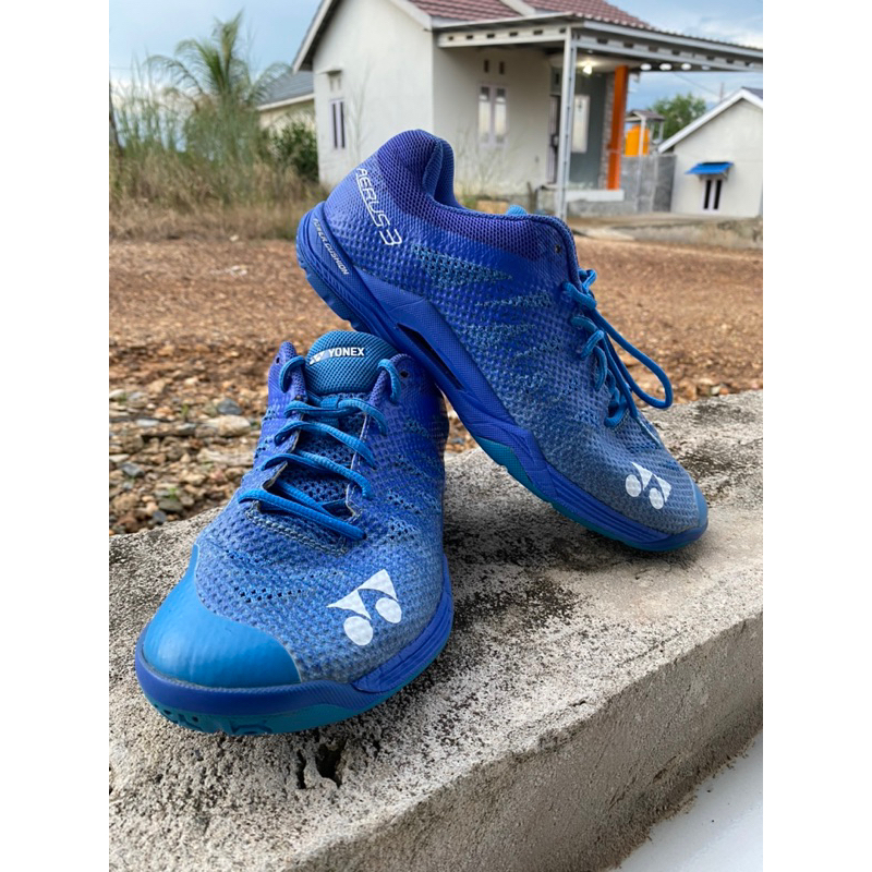 yonex aerus 3 blue size 42. uk.27 made in vietnam. original