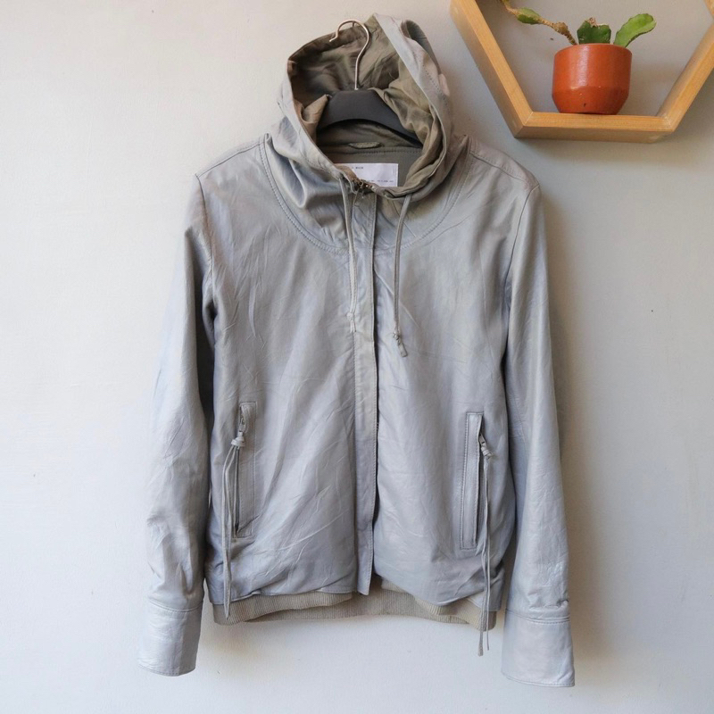 Jaket kulit asli ber hoodie topi slim Pl bekas preloved second