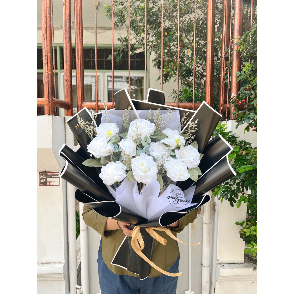 ARTIFICIAL ROSE BOUQUET 10 STEM - BUKET BUNGA MAWAR PALSU 10 TANGKAI ARTIFICIAL GIFT BOUQUET BUNGA PALSU FLOWER BOUQUET FLOWER BUCKET FLORIST KADO BUNGA WISUDA BUNGA WISUDA BUKET WISUDA BUKET ULANG TAHUN KADO ANNIVERSARY KADO BUNGA PALSU